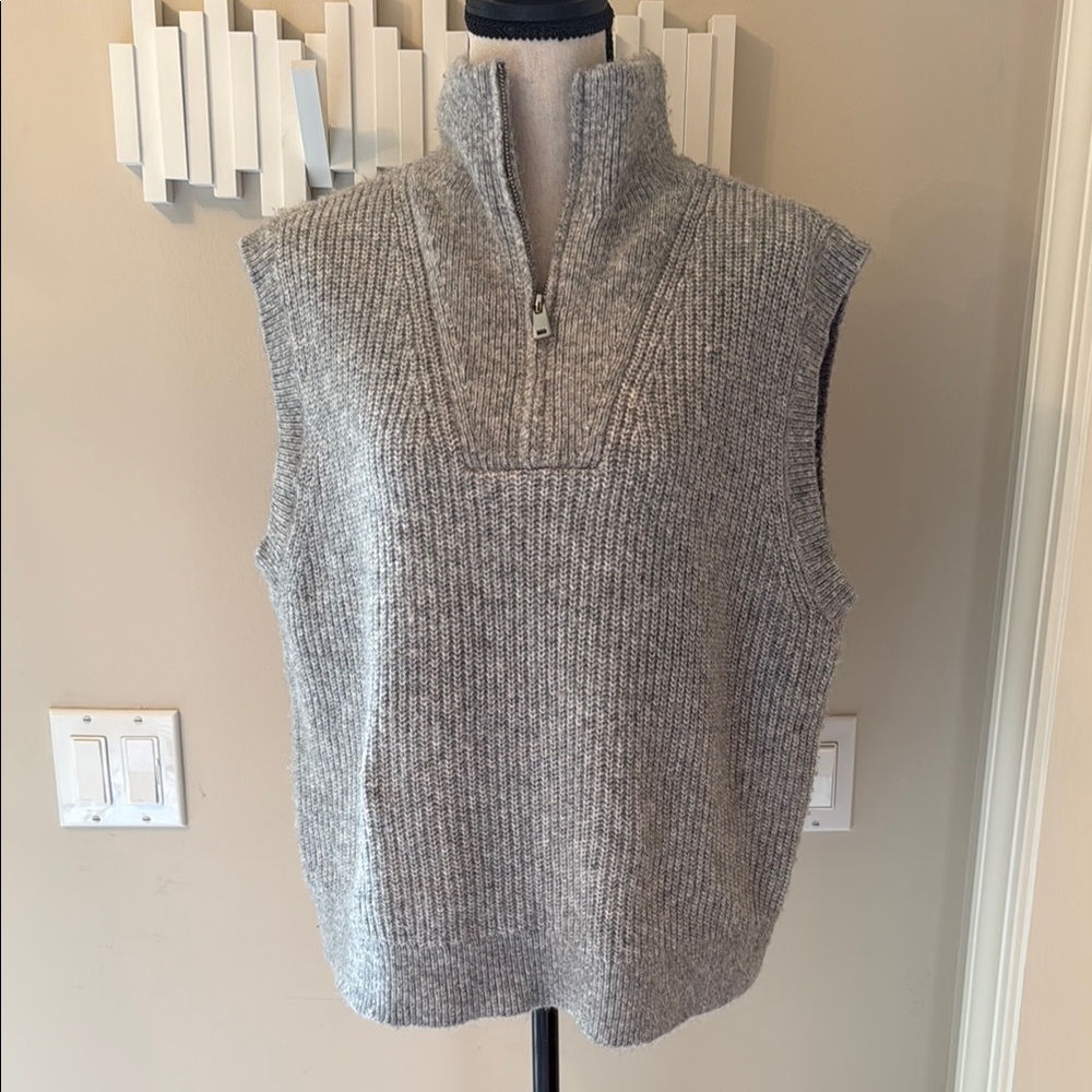 Nine West Women's L Gray Knit Ribbed Sleeveless Sweater Vest Quarter Zip